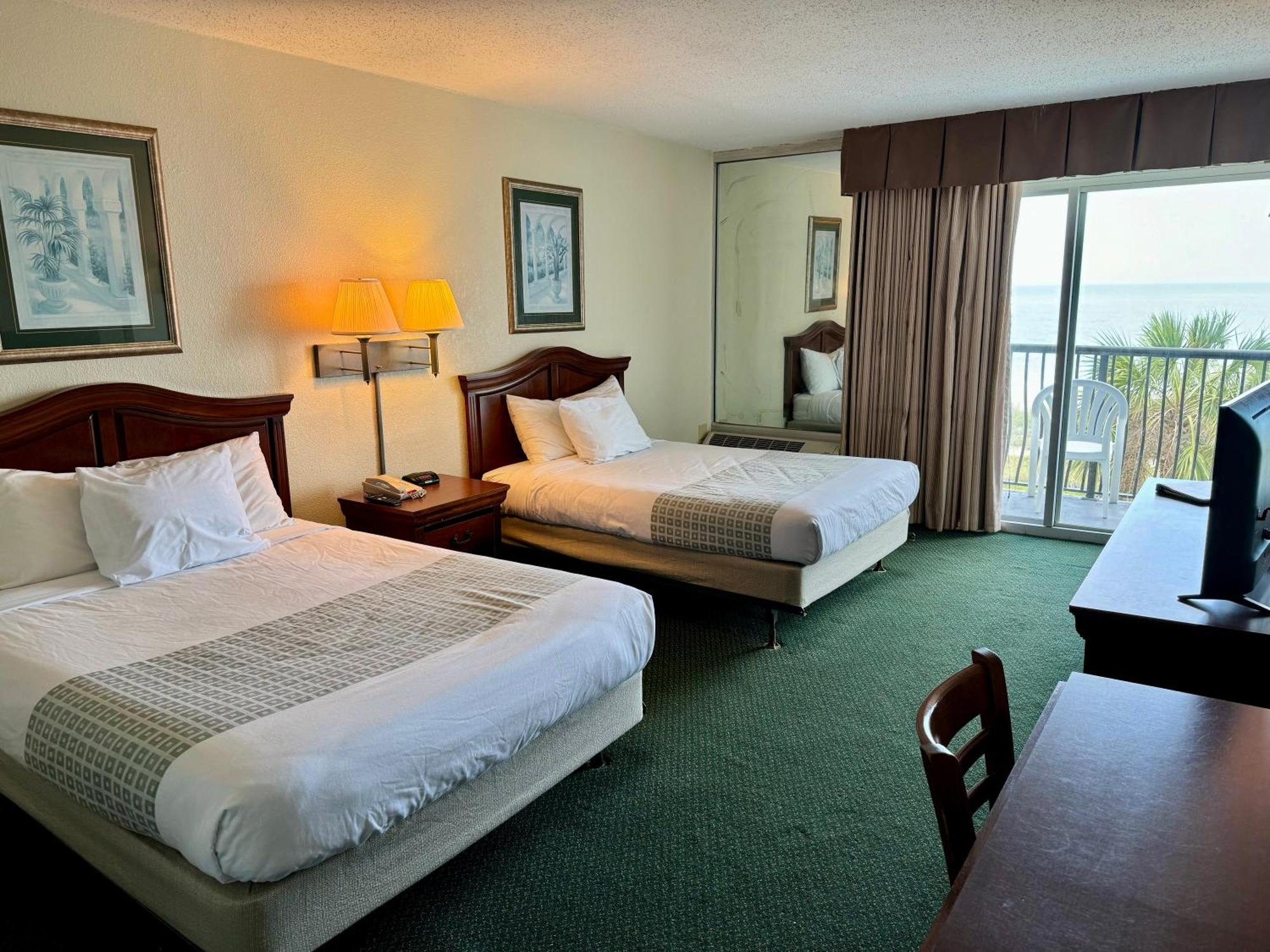 Boardwalk Beach Resort Миртл-Бич Экстерьер фото